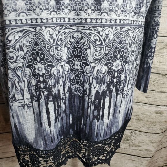 World Unity Gray and Black LS Lace Trimmed Top 3X NWT - Picture 4 of 9